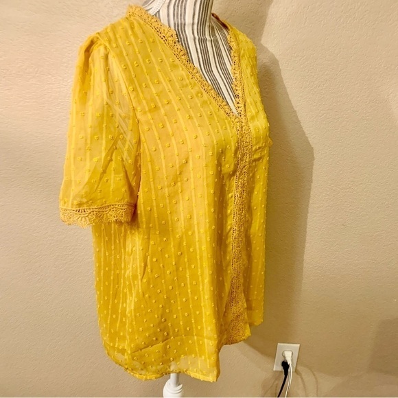 Gold Textured Blouse Medium V-Neck Crochet Detail Trim Short Sleeves Boho - Picture 5 of 15